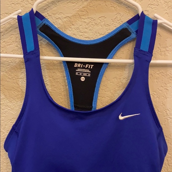 Nike Dri-Fit Fitted Athletic Tank Top - Picture 3 of 9